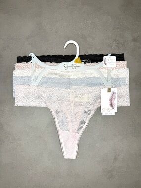Jessica Simpson Ultra Flirty Lace Thong Intimates -‎ Sef of 5